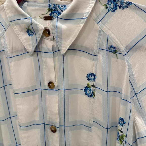 Free People XS White Blue Floral Grid Button Down Blouse Viscose, Fits a small - Picture 2 of 5